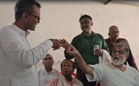 Insult of Mahatma Gandhi's great grandson Tushar Gandhi in Motihari: Mukhiya expelled him from Panchayat Bhawan, He had commented on Nitish government