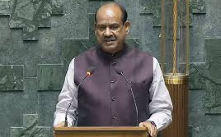 'संसद में सड़क जैसा व्यवहार कर रहे हो', लोकसभा में विपक्षी सांसदों पर भड़के ओम बिरला