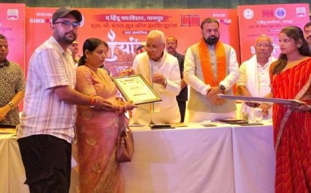 Governor honoured the family of martyr Shivshankar Gupta, Said- Government did not fulfil the promise