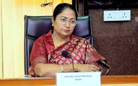 Attack on Delhi CM Rekha Gupta, BJP said - there was an attempt to pull her by holding her hand, she got hurt by hitting the table on her head