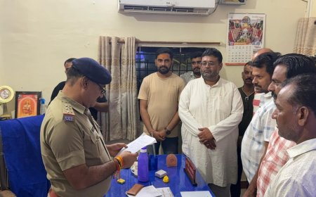 Allegations of illegal action against Collector and SDM, Journalists angry over serving of a simple notice to a journalist like a permanent absconding warrantee