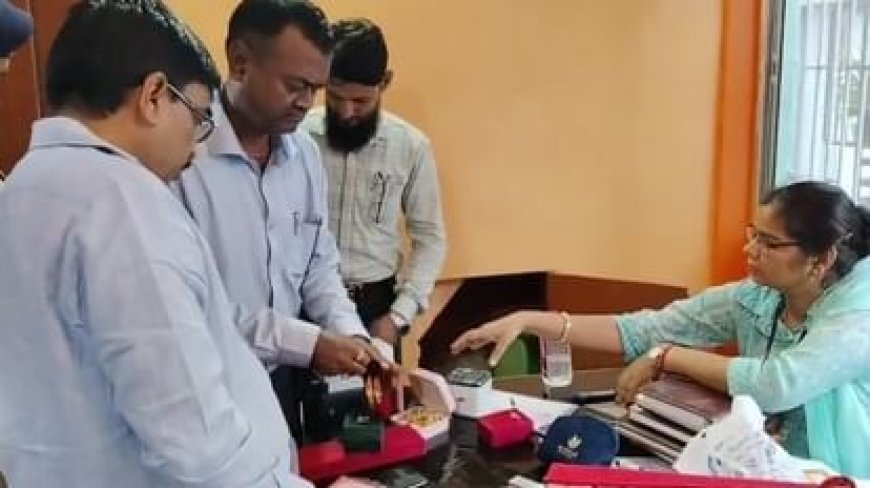 पटना में इंजीनियर के घर से मिले लाखों के कैश-जेवर, EOU के आते ही 12.50 लाख के नोट टॉयलेट में बहाया