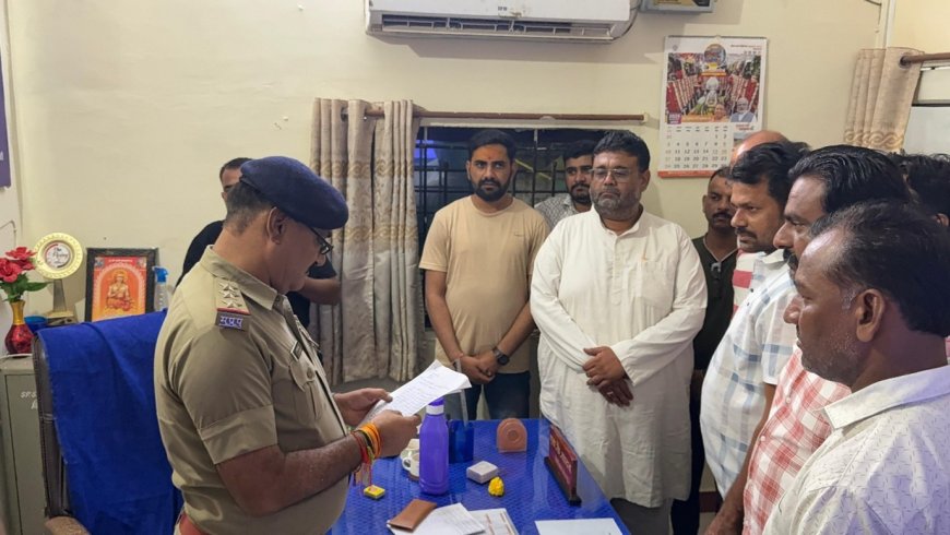 कलेक्टर एवं एसडीएम पर अवैधानिक कार्यवाही के आरोप, पत्रकार के साधारण सूचना पत्र की तामिल फरार स्थाई वारंटी की तरह कराने से पत्रकारों में आक्रोश 