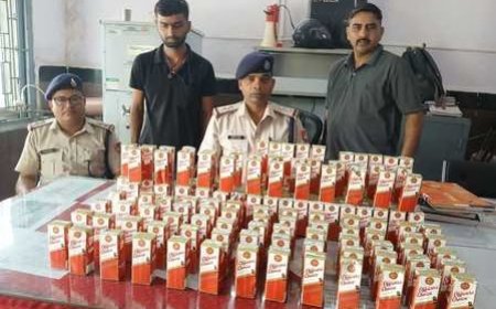 बिहार चुनाव के लिए ट्रेन से शराब तस्करी, एसी कोच का अटेंडर 48 बोतल के साथ धराया