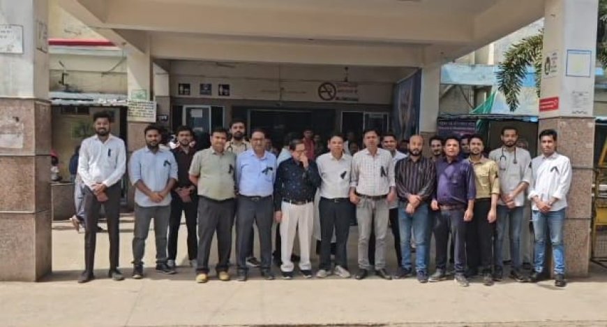 शाजापुर में डॉक्टरों का विरोध, छिंदवाड़ा सिरप कांड में आरोपी बनाए गए डॉक्टर के समर्थन में काली पट्टी प्रदर्शन