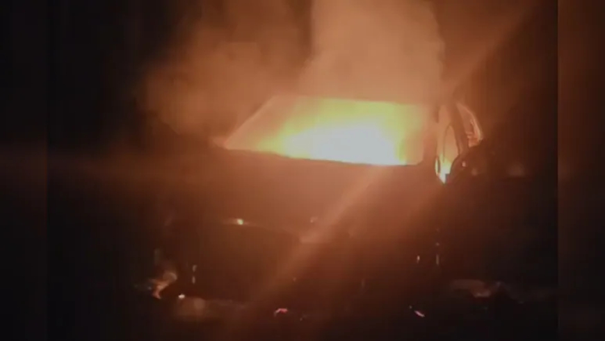 A moving car caught fire in Roorkee, Fire unit brought the fire under control